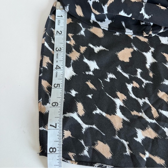 Vince Camuto Women’s Animal Print Black and Gold Long Sleeve Blouse - Picture 11 of 12